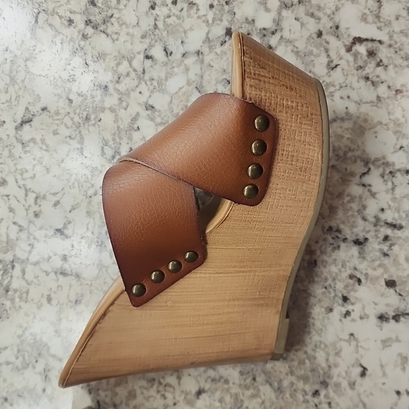 Wedges - Picture 2 of 4